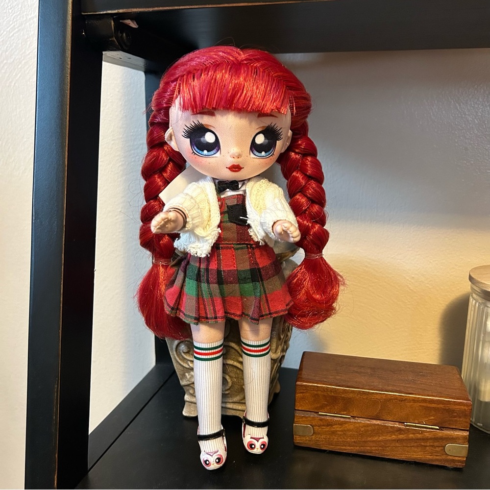 Na! Na! Na! Surprise Teens Fashion Doll - Samantha Smartie